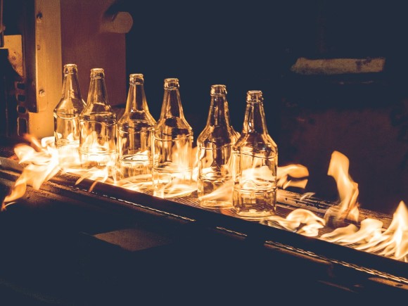 Anfertigung von Glas in Produktion